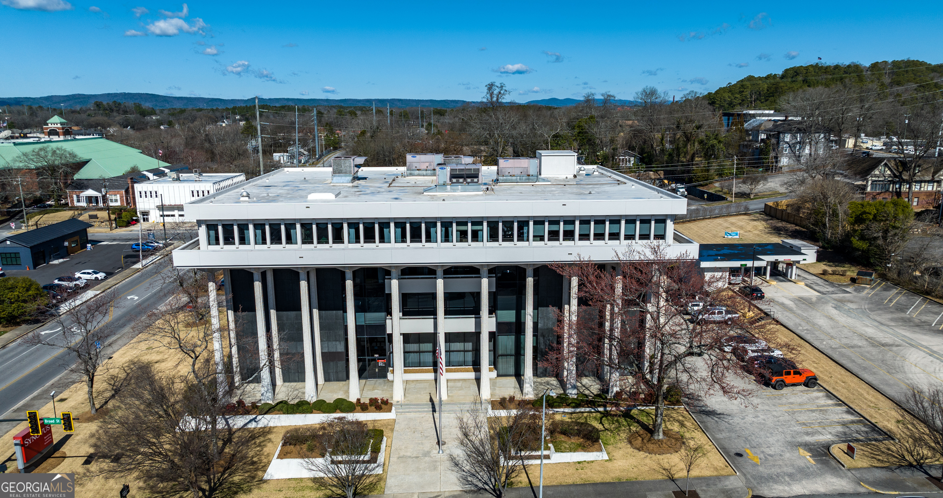 This 41,000 sqft office building is a sale lease back. Synovus will sign a long term lease to remain in the building and will occupy over 14,000sqft. There are also currently 6 other tenants in the building. This is an investment opportunity in Downtown Rome.
