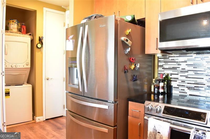 711 Cosmopolitan DR NE 715