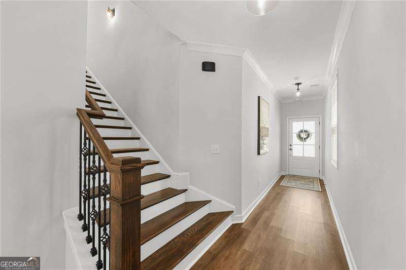 3747 Silvery WAY