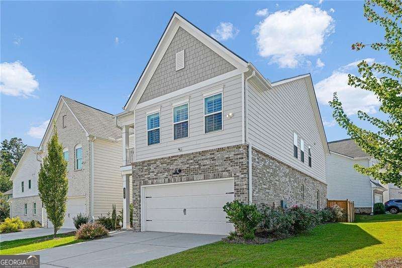 3747 Silvery WAY