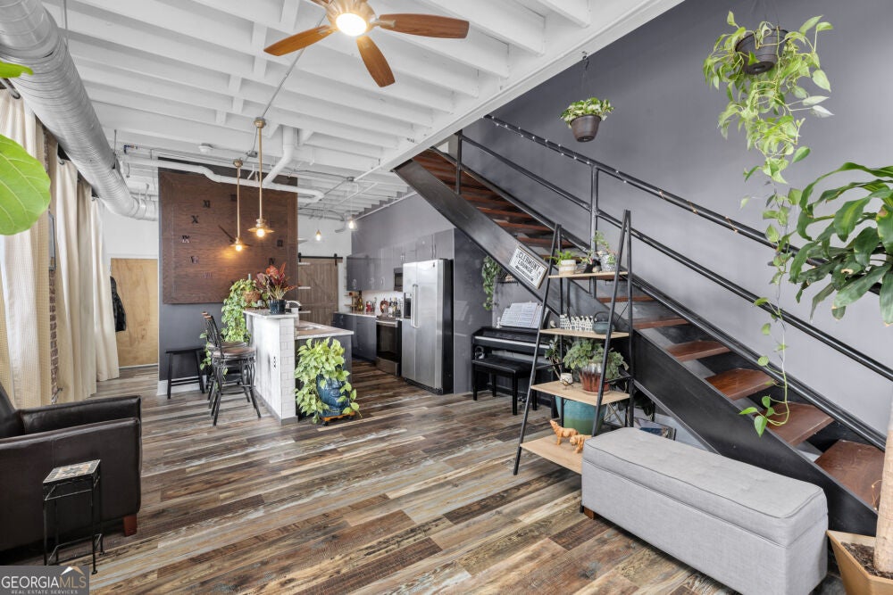 158 Walker ST SW 1
