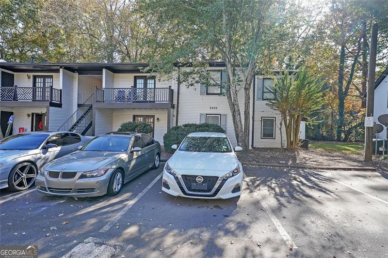 Northlake Manor - Residential