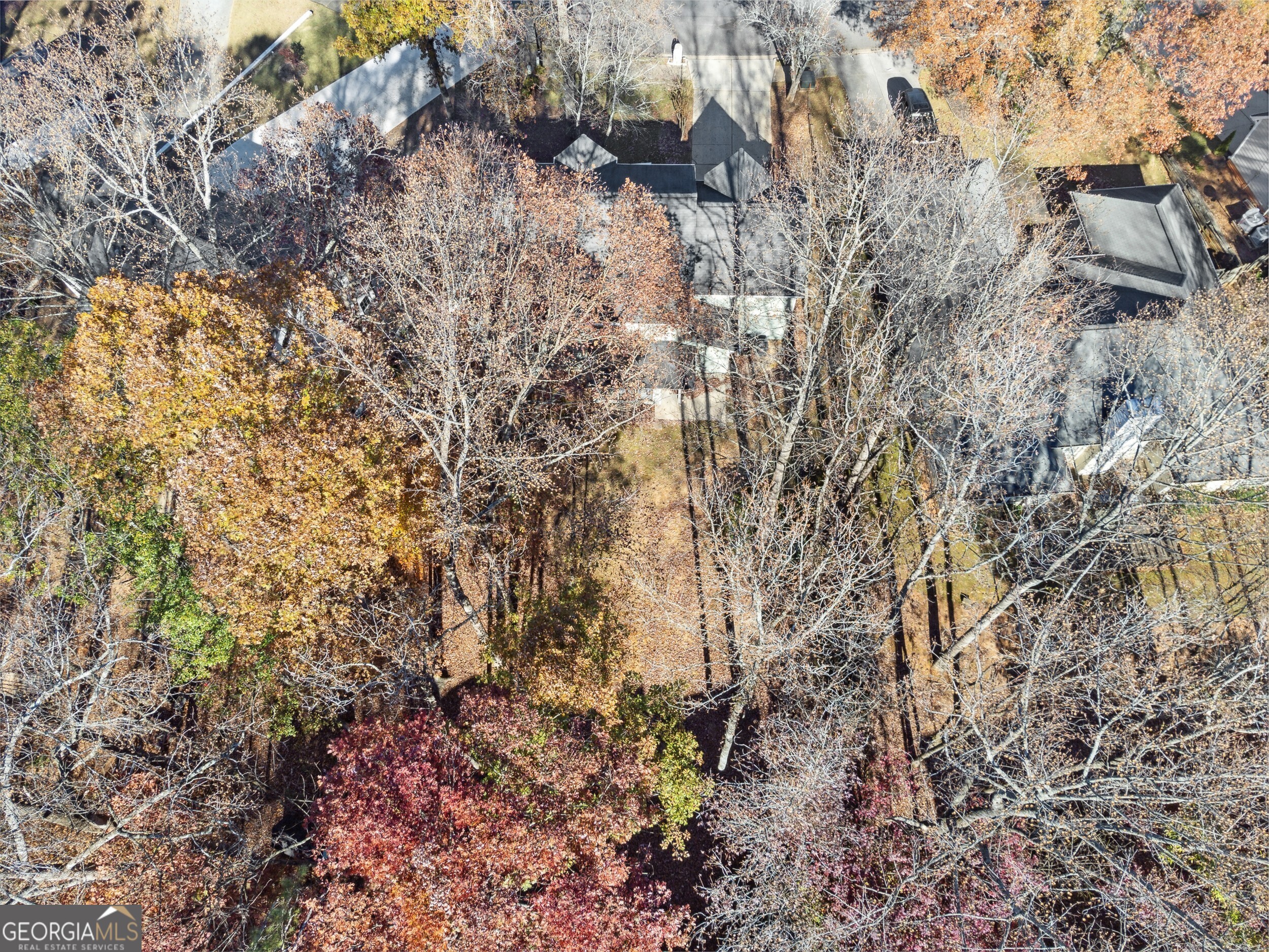 Alpharetta, Georgia 30022, United States, 4 Bedrooms Bedrooms, ,3 BathroomsBathrooms,Residential,Pending,27488