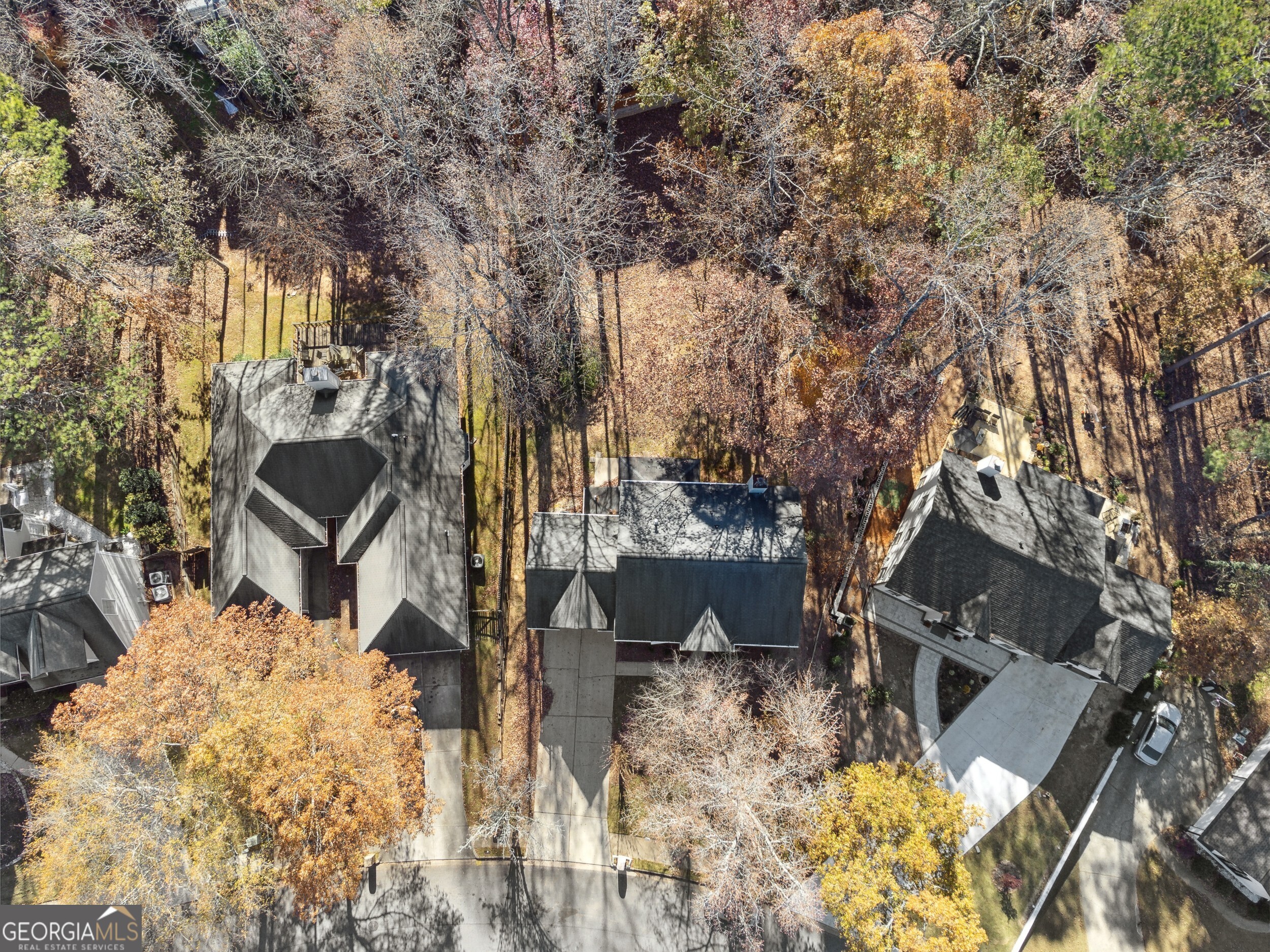 Alpharetta, Georgia 30022, United States, 4 Bedrooms Bedrooms, ,3 BathroomsBathrooms,Residential,Pending,27488