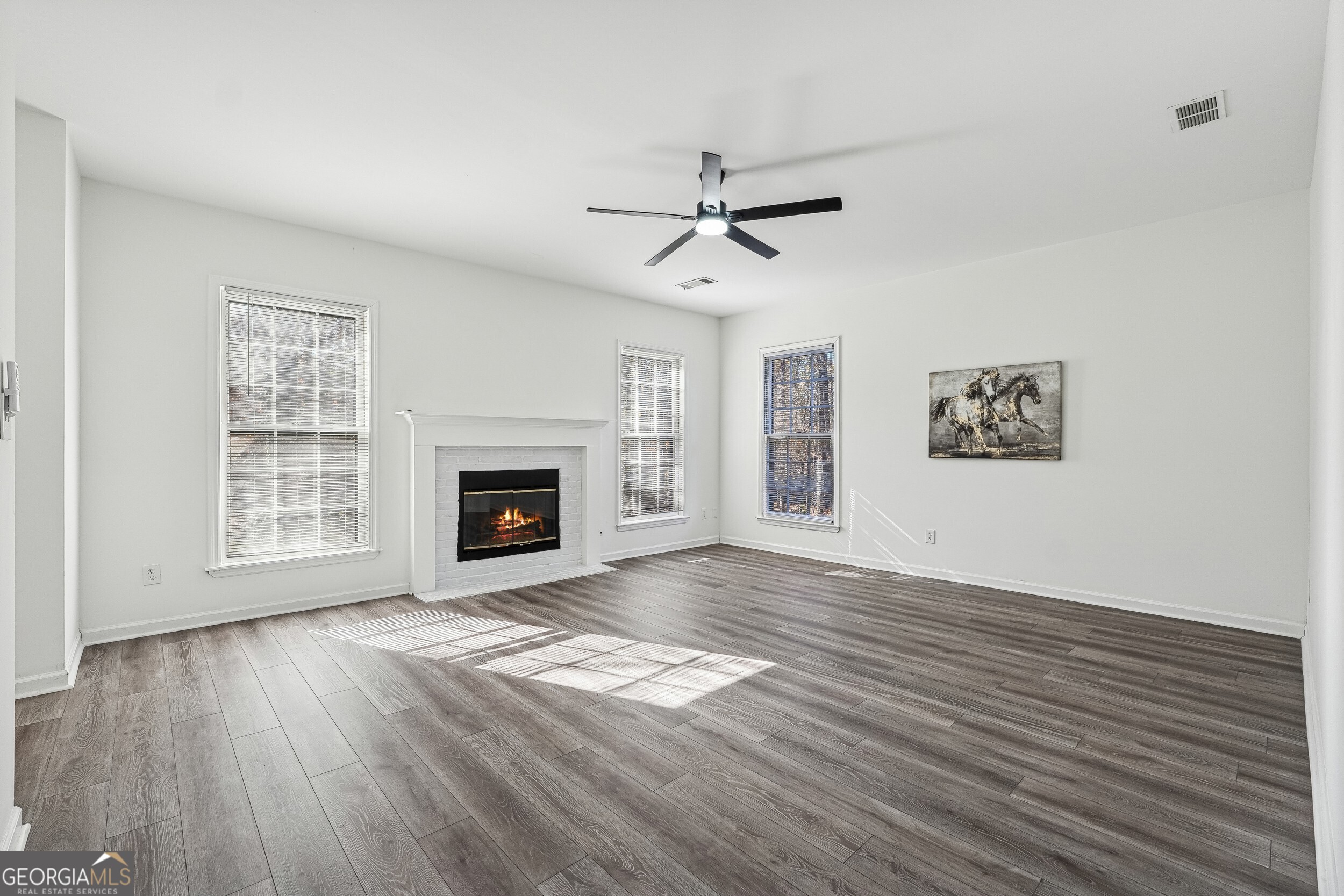 Alpharetta, Georgia 30022, United States, 4 Bedrooms Bedrooms, ,3 BathroomsBathrooms,Residential,Pending,27488