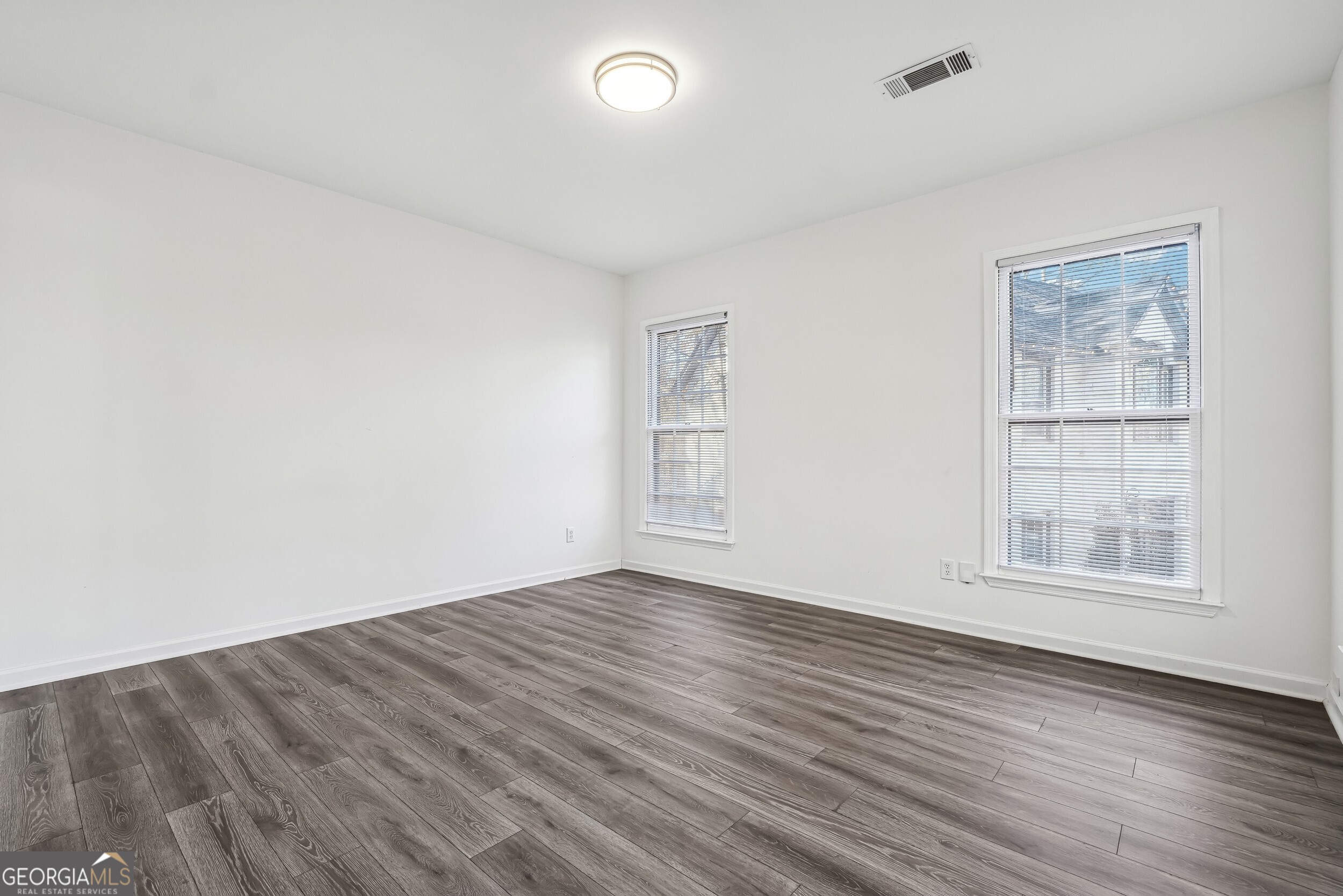 Alpharetta, Georgia 30022, United States, 4 Bedrooms Bedrooms, ,3 BathroomsBathrooms,Residential,Pending,27488