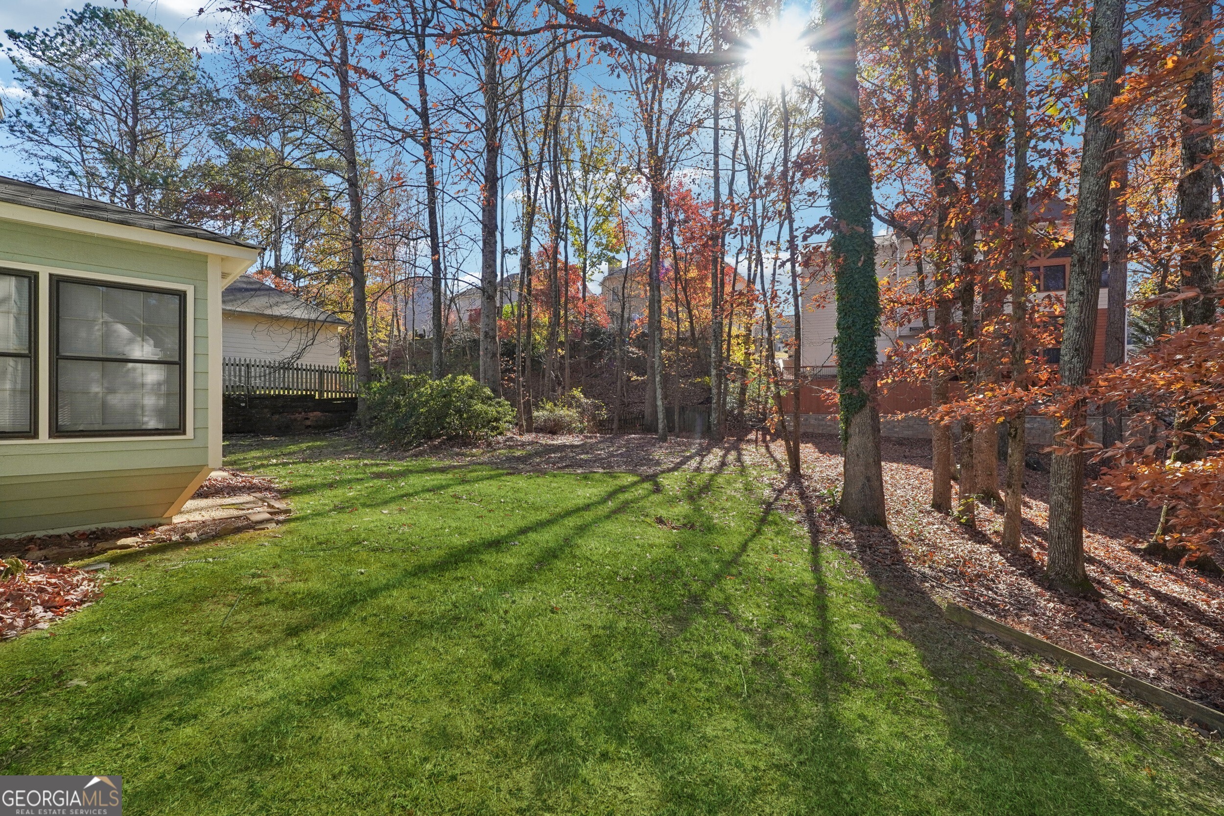 Alpharetta, Georgia 30022, United States, 4 Bedrooms Bedrooms, ,3 BathroomsBathrooms,Residential,Pending,27488