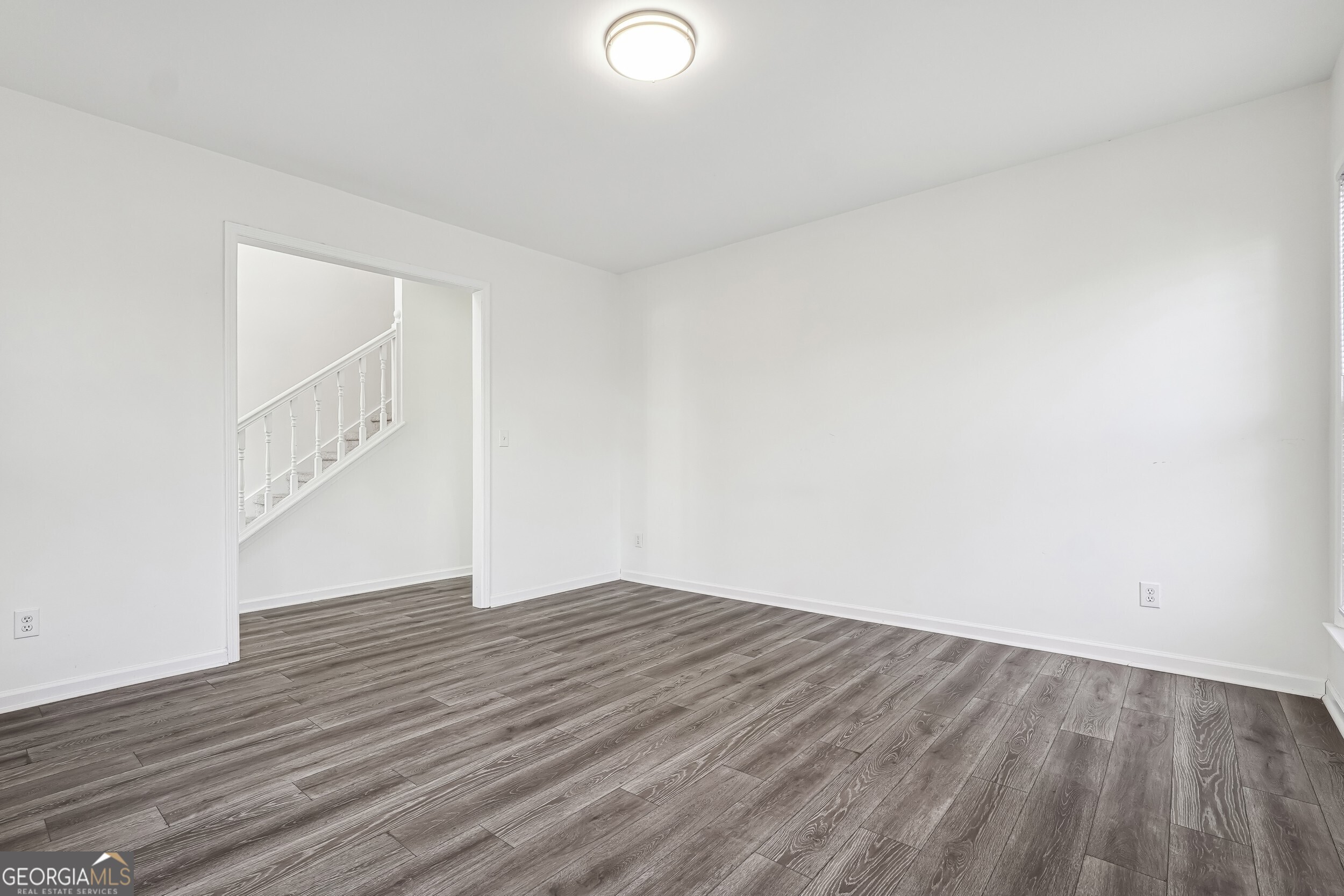 Alpharetta, Georgia 30022, United States, 4 Bedrooms Bedrooms, ,3 BathroomsBathrooms,Residential,Pending,27488