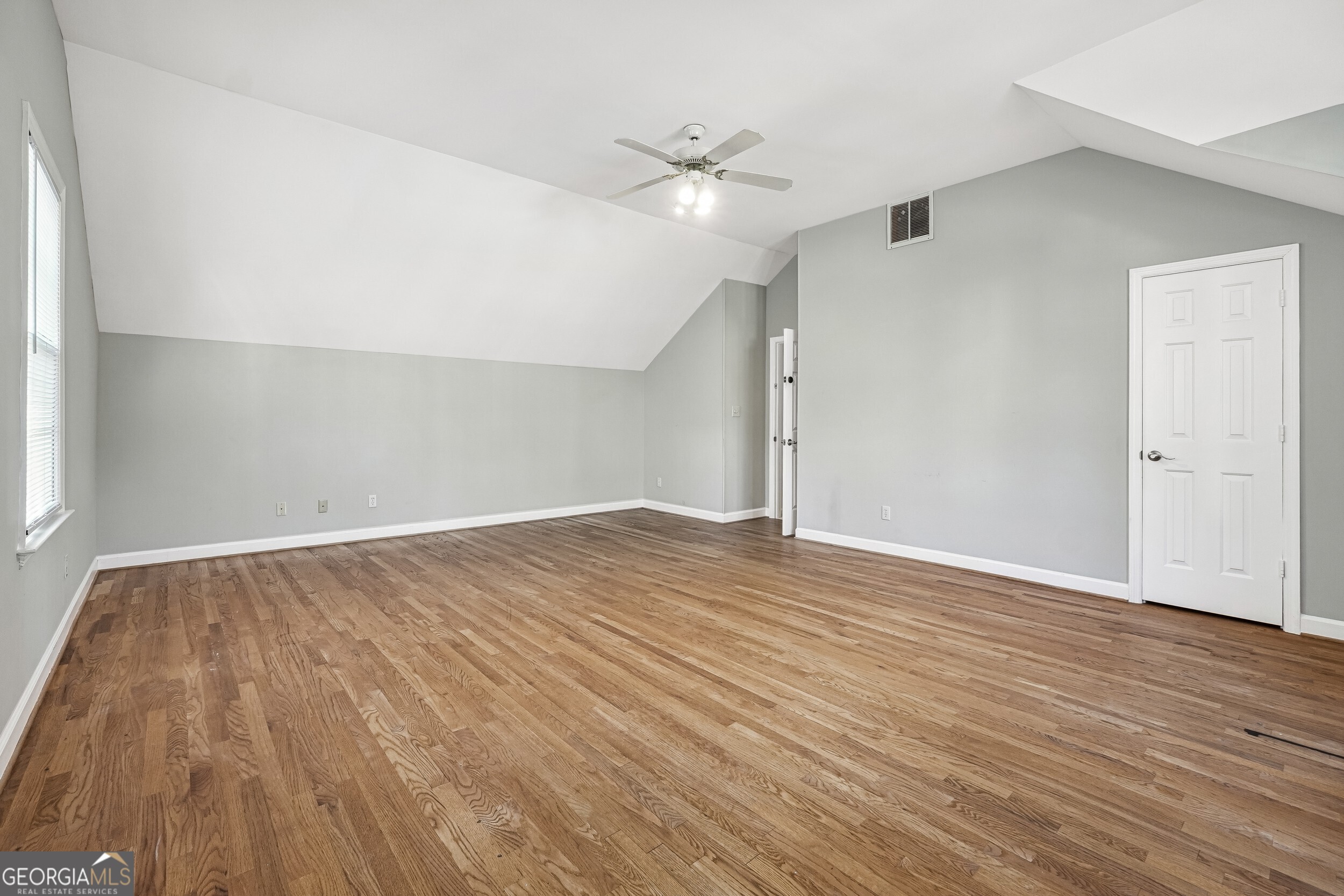 Alpharetta, Georgia 30022, United States, 4 Bedrooms Bedrooms, ,3 BathroomsBathrooms,Residential,Pending,27488