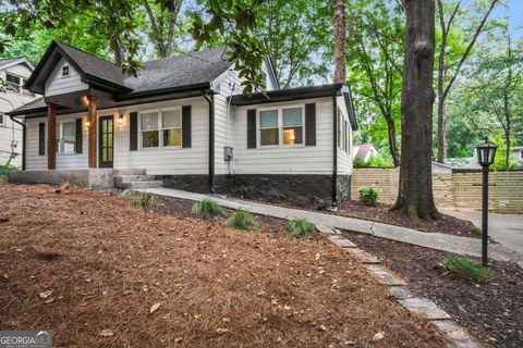Photo of 2735 Defoors Ferry Road NW, Atlanta, GA 30318 (MLS # 10602773)