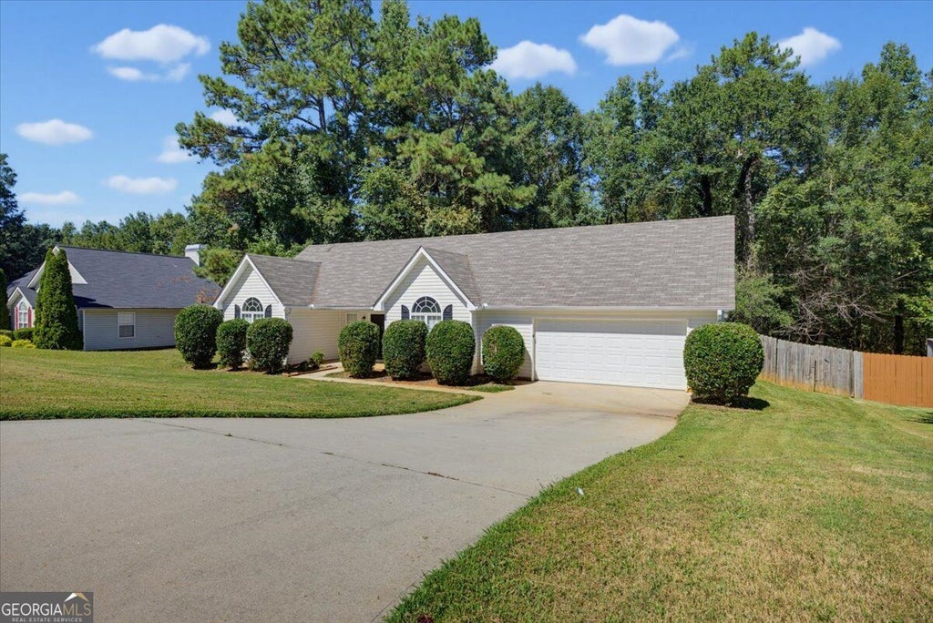 Photo of 2625 Hidden Creek Drive, Loganville, GA 30052 (MLS # 10854648)