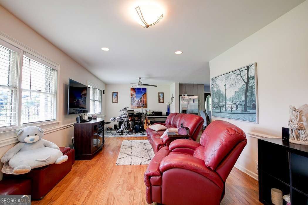 2427 Siesta CT