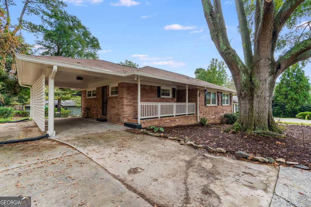 Photo of 493 Sybil Lane SE, Marietta, GA 30067 (MLS # 10756935)