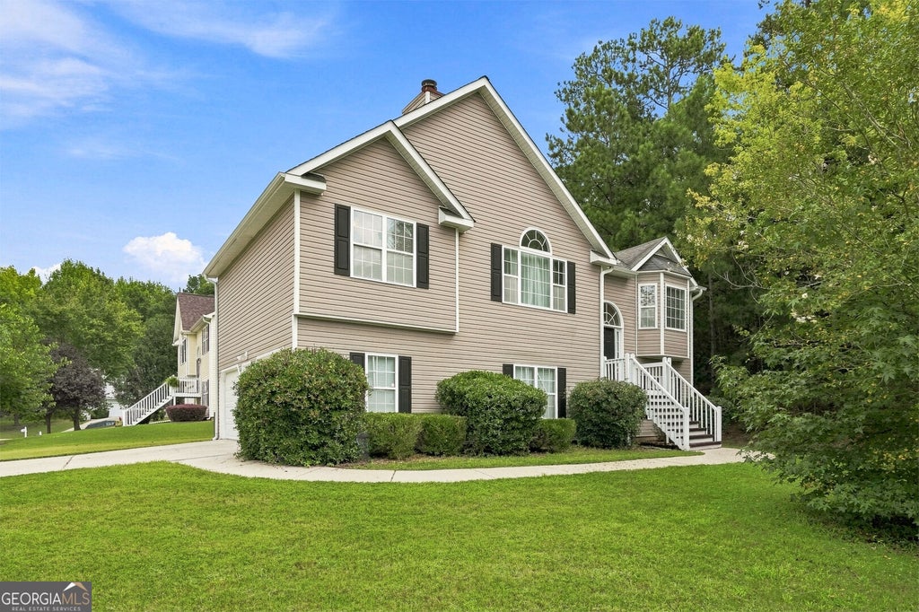 Photo of 6296 Redcliff Drive, Douglasville, GA 30134 (MLS # 10835895)