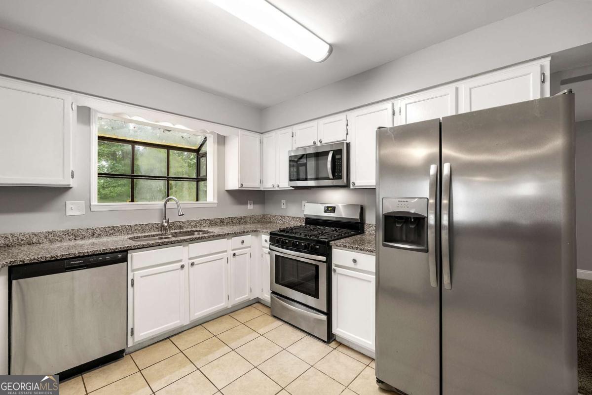 11125 Pinehigh DR