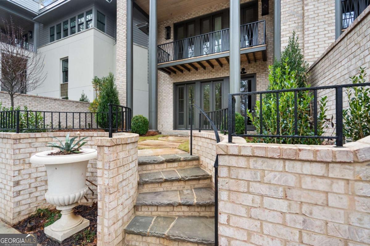 90 Sheridan DR