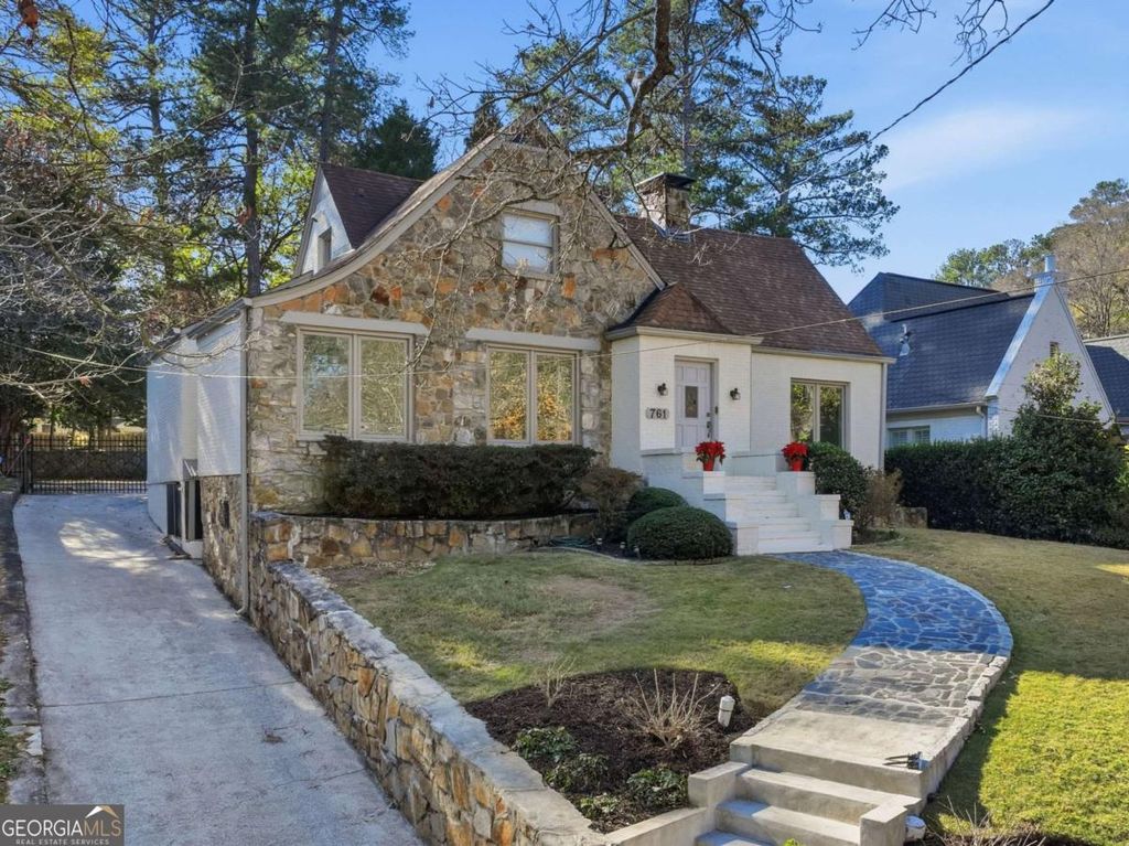 Photo of 761 E Morningside Drive NE, Atlanta, GA 30324 (MLS # 10659215)