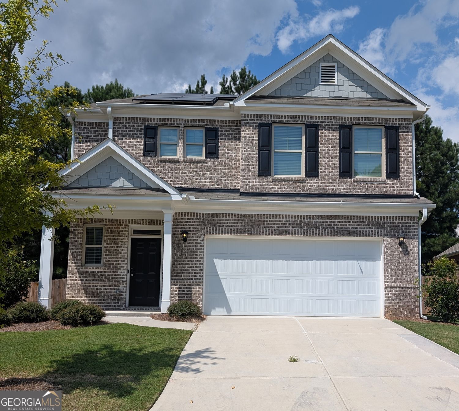 Are you looking for a home with community amenities? This 4 Bd/2.5Ba in a cul-de-sac home is the place. Country Club, lighted tennis court, a large swimming pool with lots of pool side space. Playgrounds and a lake view. Website: vistalakeshomes.com Apply online: https://vistalakeshomes.securecafe.com/onlineleasing/vista-lakes/guestlogin.aspx Self-tour link: https://selftournow.com/property/a4ce2371-5ed9-4e81-9321-2368b517d0c1/units Move-In Special 1 month free rent if move-in is completed by September 15 Application and administration fees refunded once the lease is signed