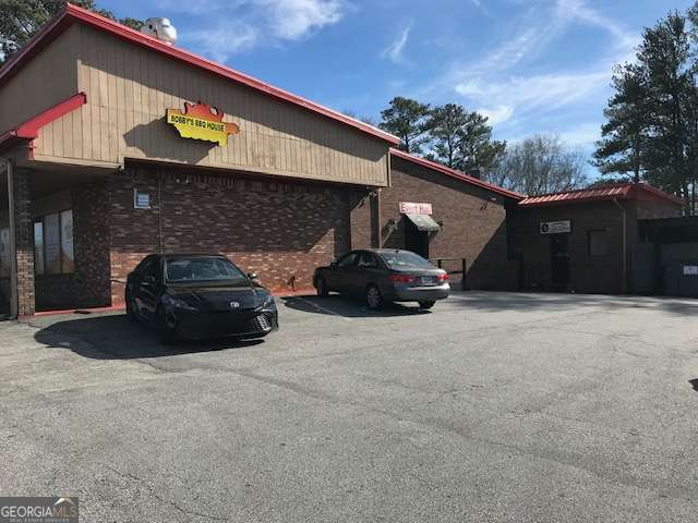 705 S Gordon RD