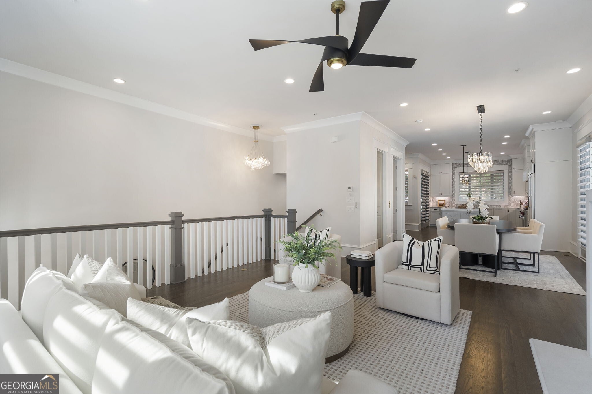 3715 Peachtree RD NE 12