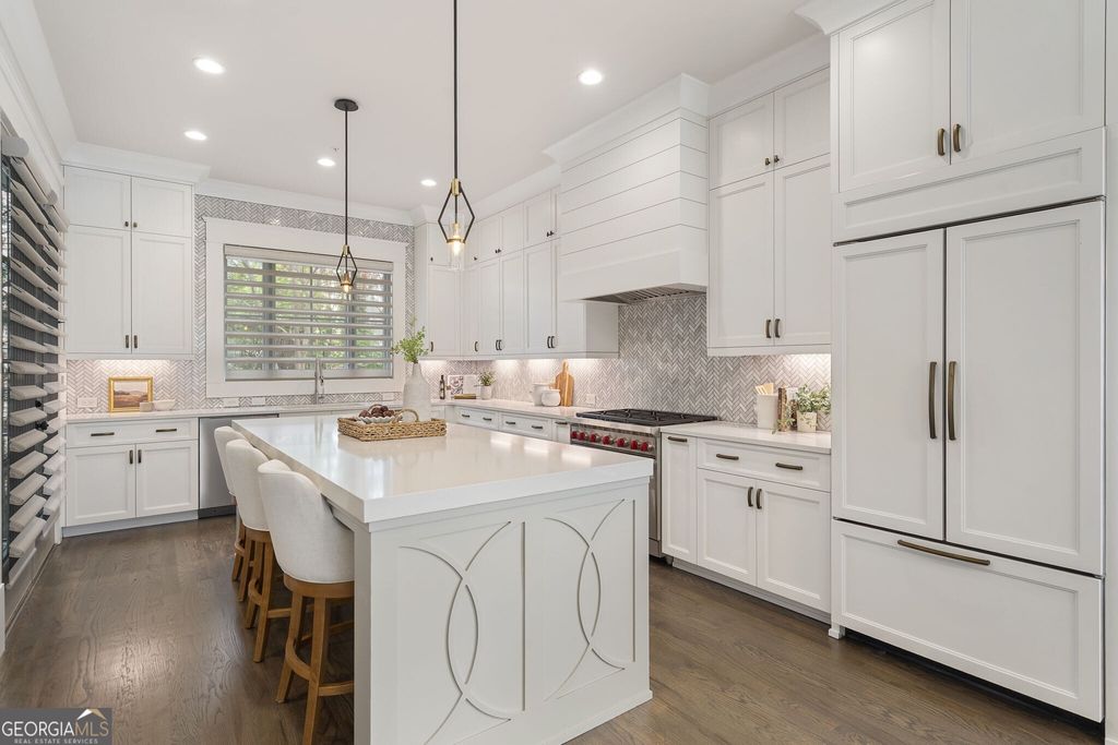 Photo of 3715 Peachtree Road NE #12, Atlanta, GA 30319 (MLS # 10718869)