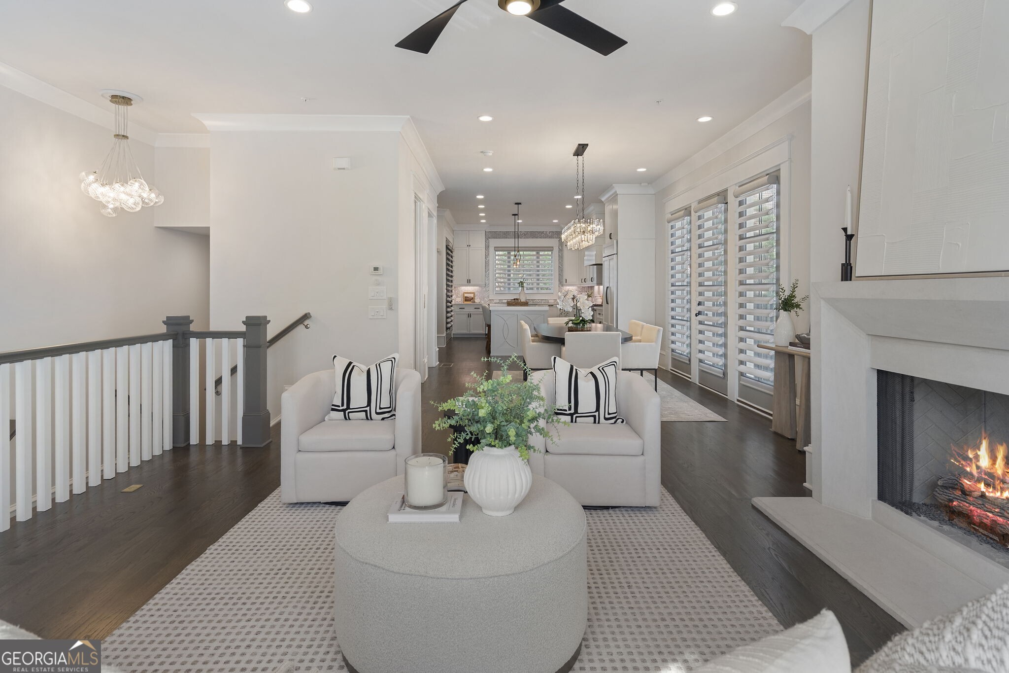 3715 Peachtree RD NE 12