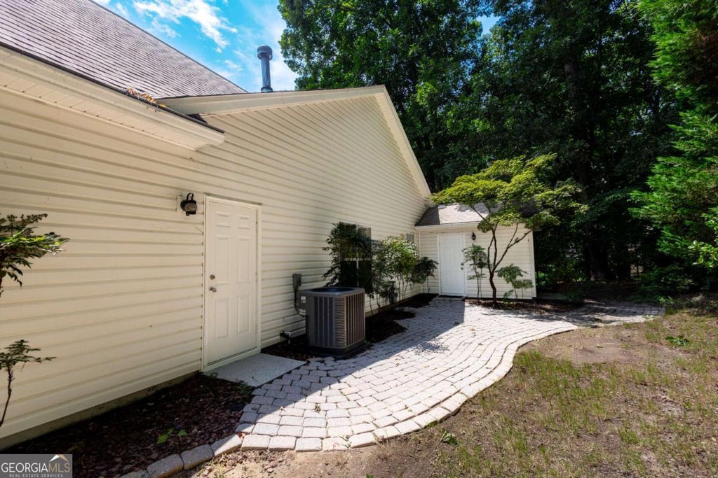 Photo of 1265 Cedar Oak Ln, Lawrenceville, GA 30043 (MLS # 10816116)