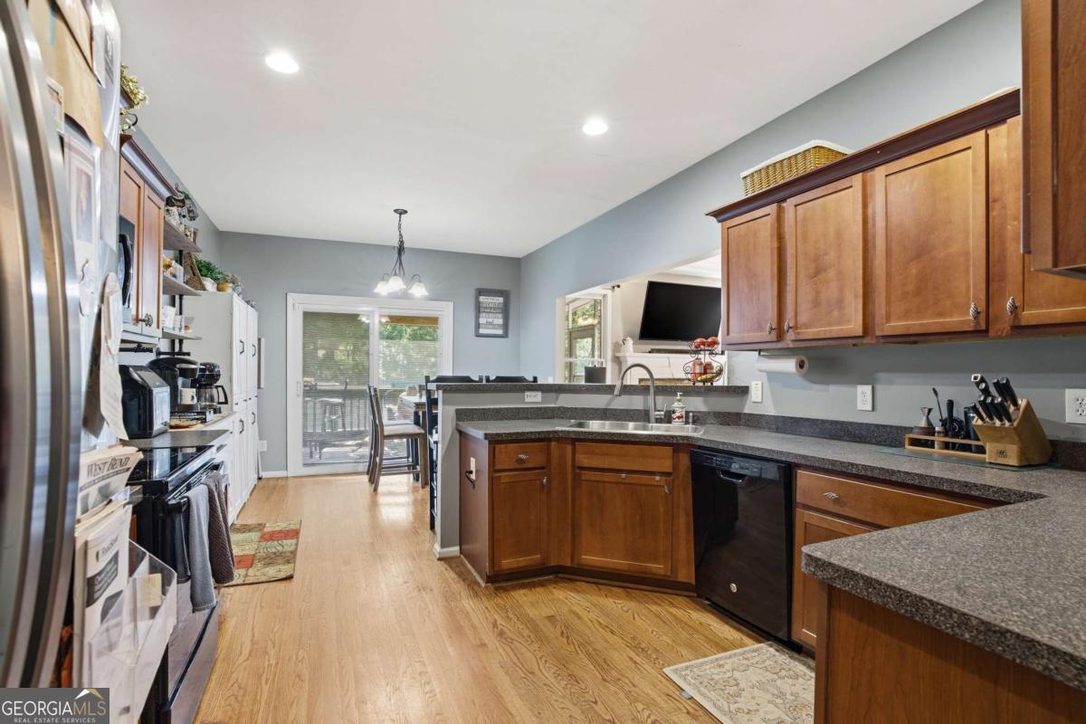 12 Laurel WAY NE