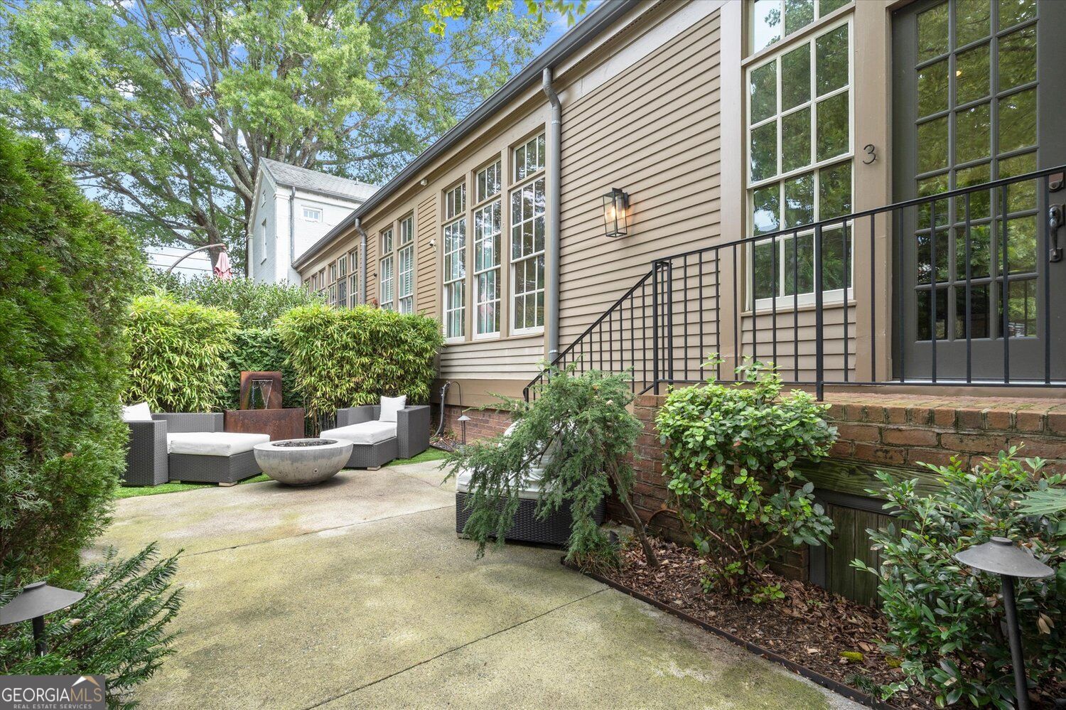 65 Sloan ST 3