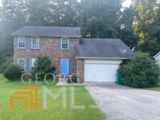 Lots of space for the money/quiet neighborhood/must see/won't last long/vacant/separate living room/separate dining room/family room