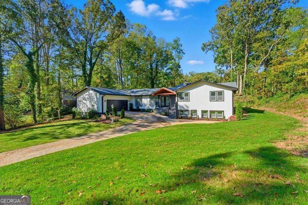 Photo of 2281 FOX HOUND Parkway, Marietta, GA 30062 (MLS # 10687735)