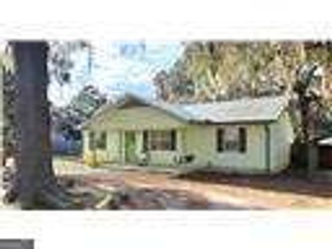 621 Dallas CIR Folkston GA 31537