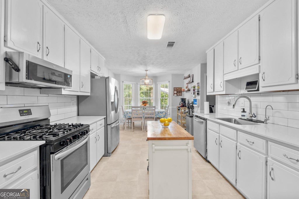 Photo of 215 Clearview Circle, McDonough, GA 30253 (MLS # 10848447)