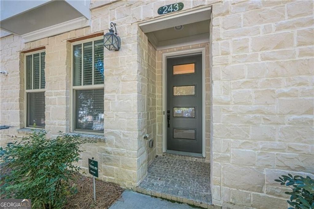 Photo of 243 Franklin Road, Atlanta, GA 30342 (MLS # 10694579)