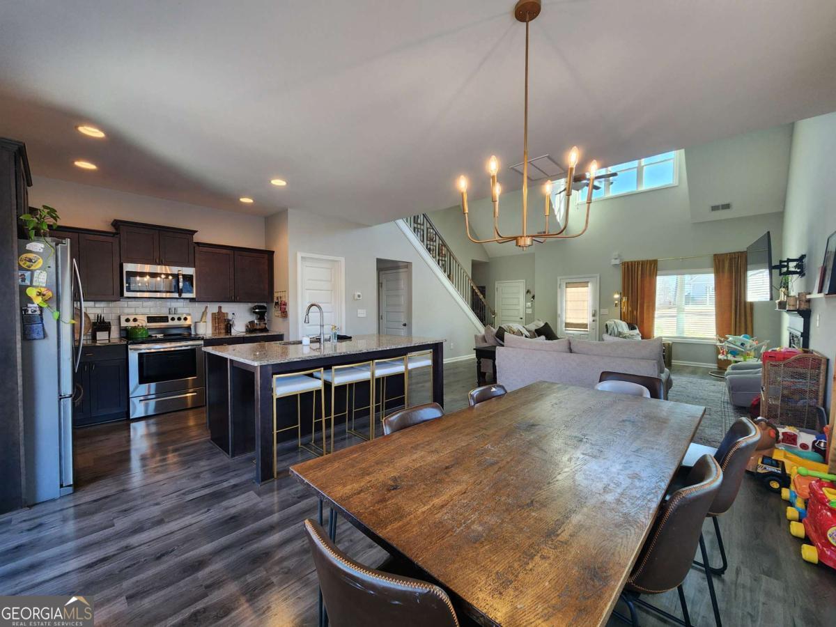 1132 Red Bud CIR