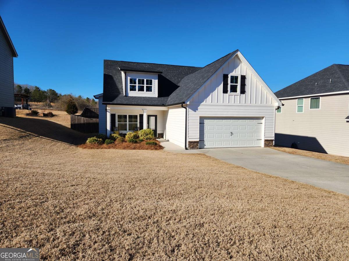 1132 Red Bud CIR