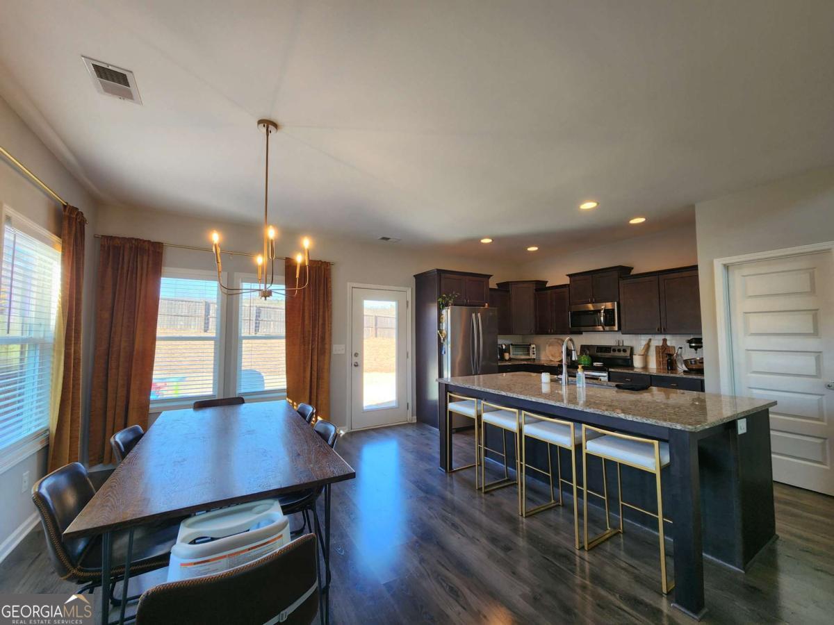 1132 Red Bud CIR