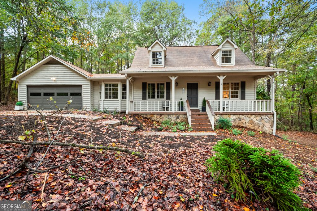 Photo of 165 Fox Hunt Court, Fayetteville, GA 30214 (MLS # 10684193)