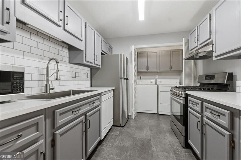 2204 Country Park DR SE