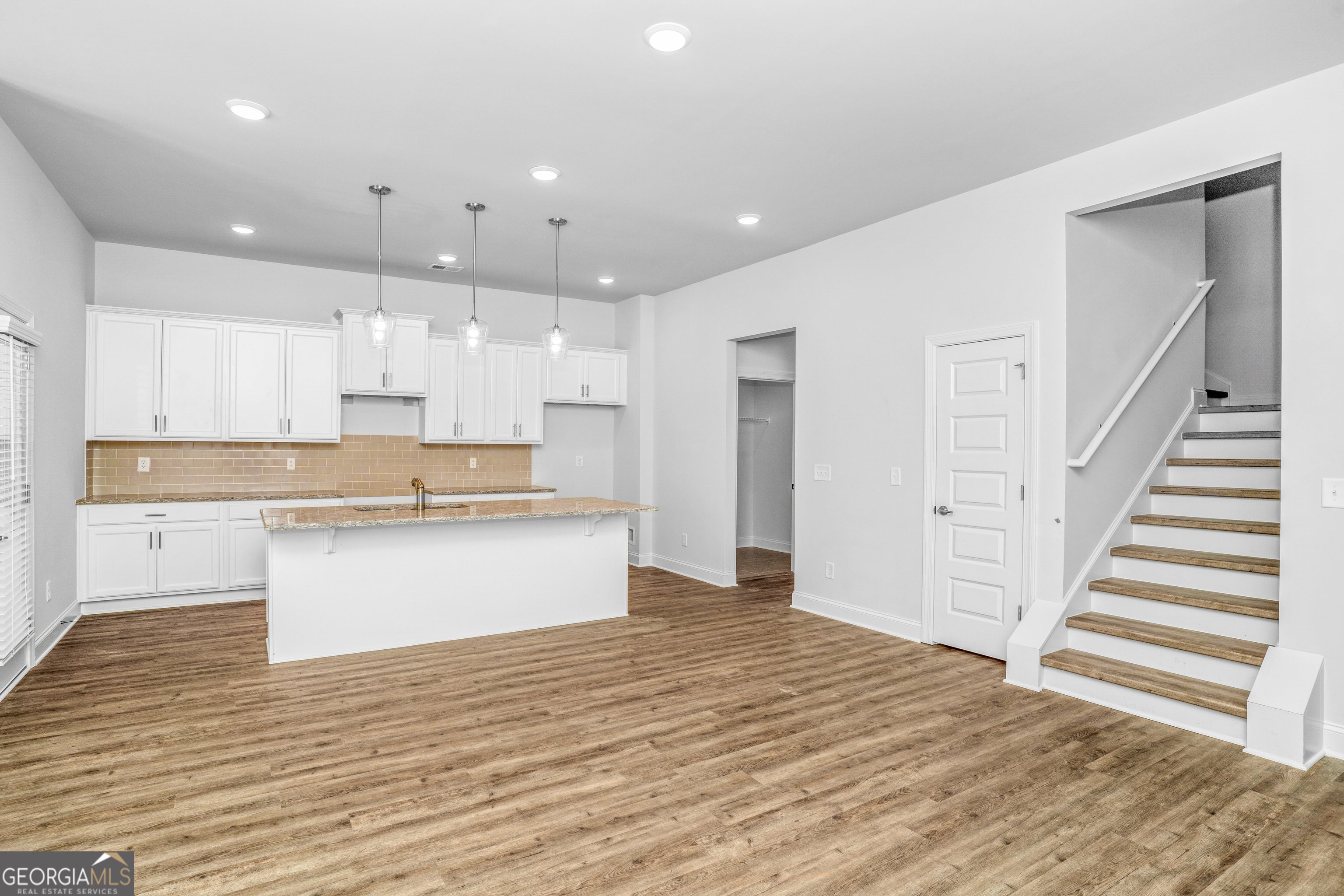 106 Cooper DR 62
