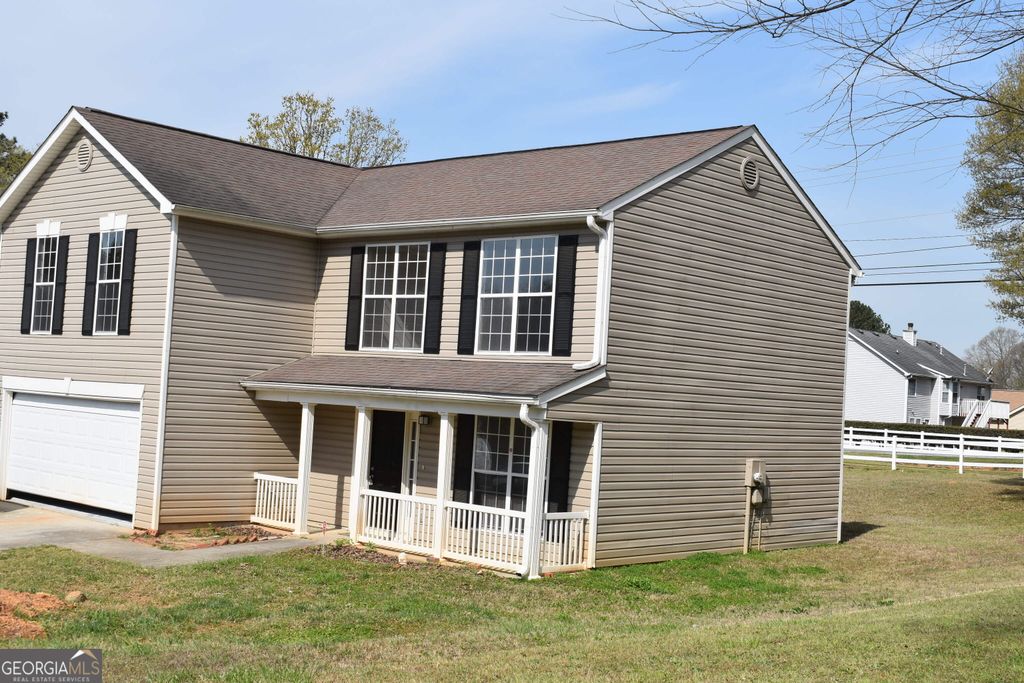 Photo of 1098 Village Creek, Jonesboro, GA 30238 (MLS # 10716349)