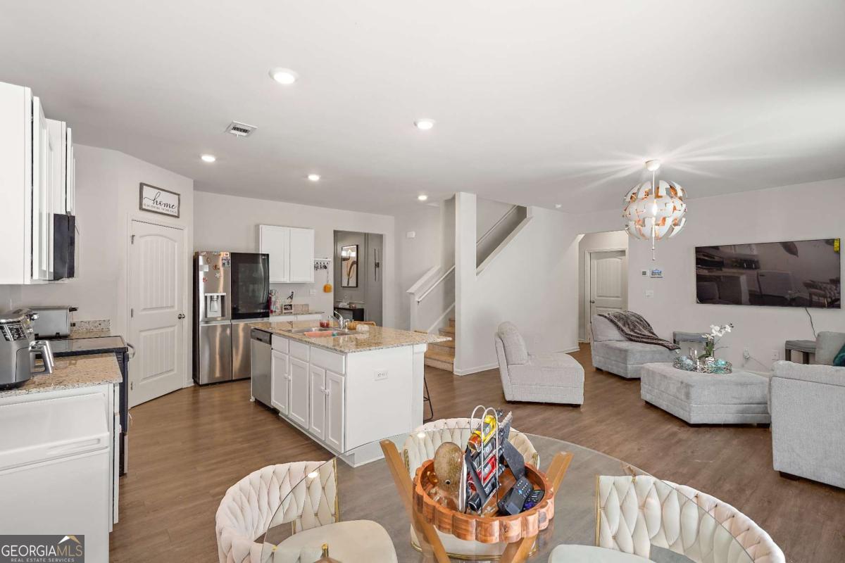 499 Walnut Grove WAY
