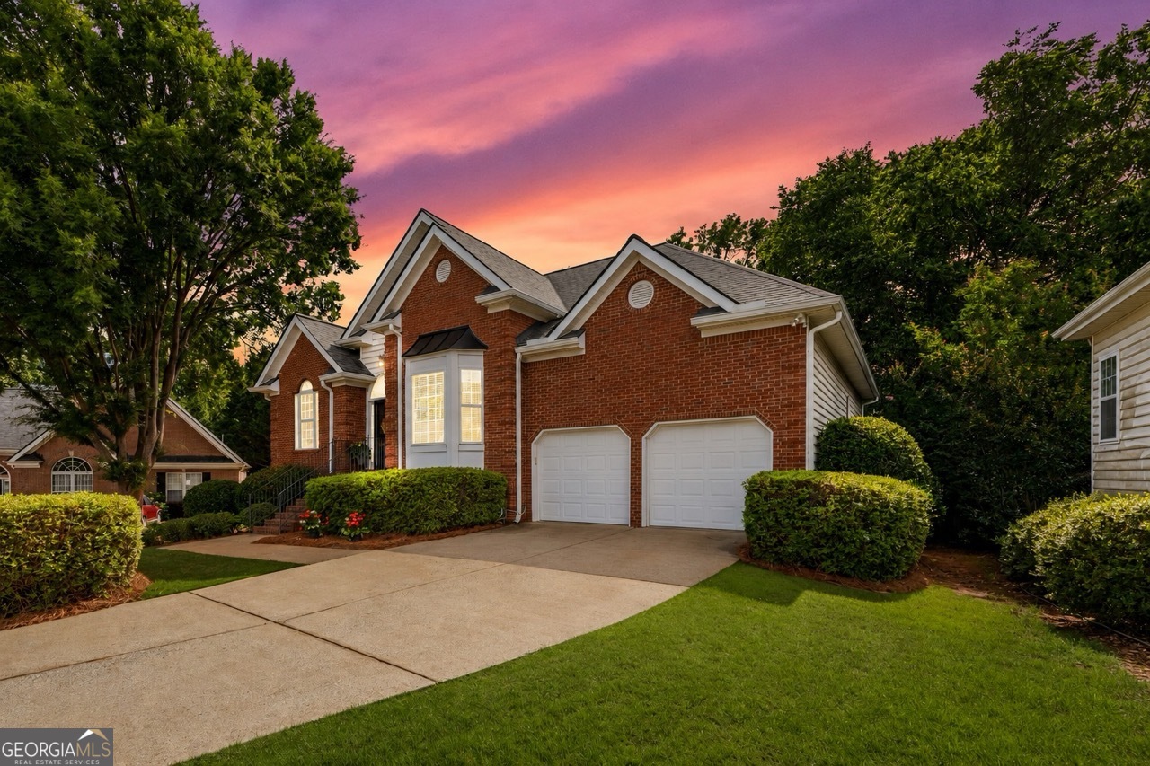 215 Mamie CT