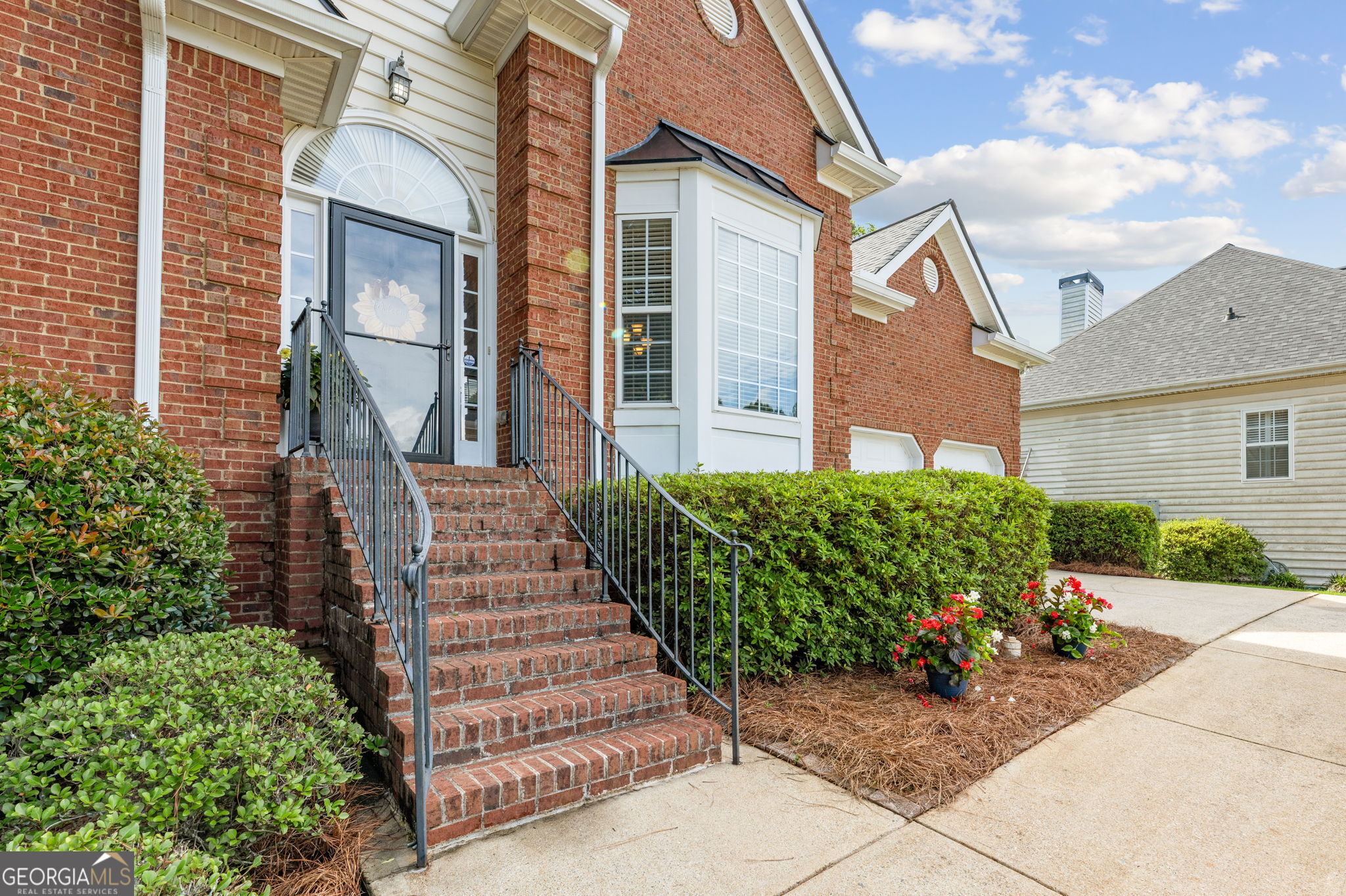 215 Mamie CT