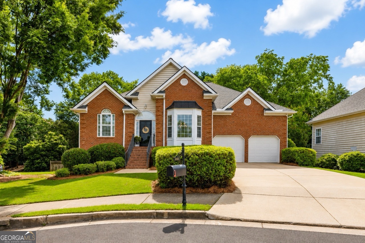 215 Mamie CT