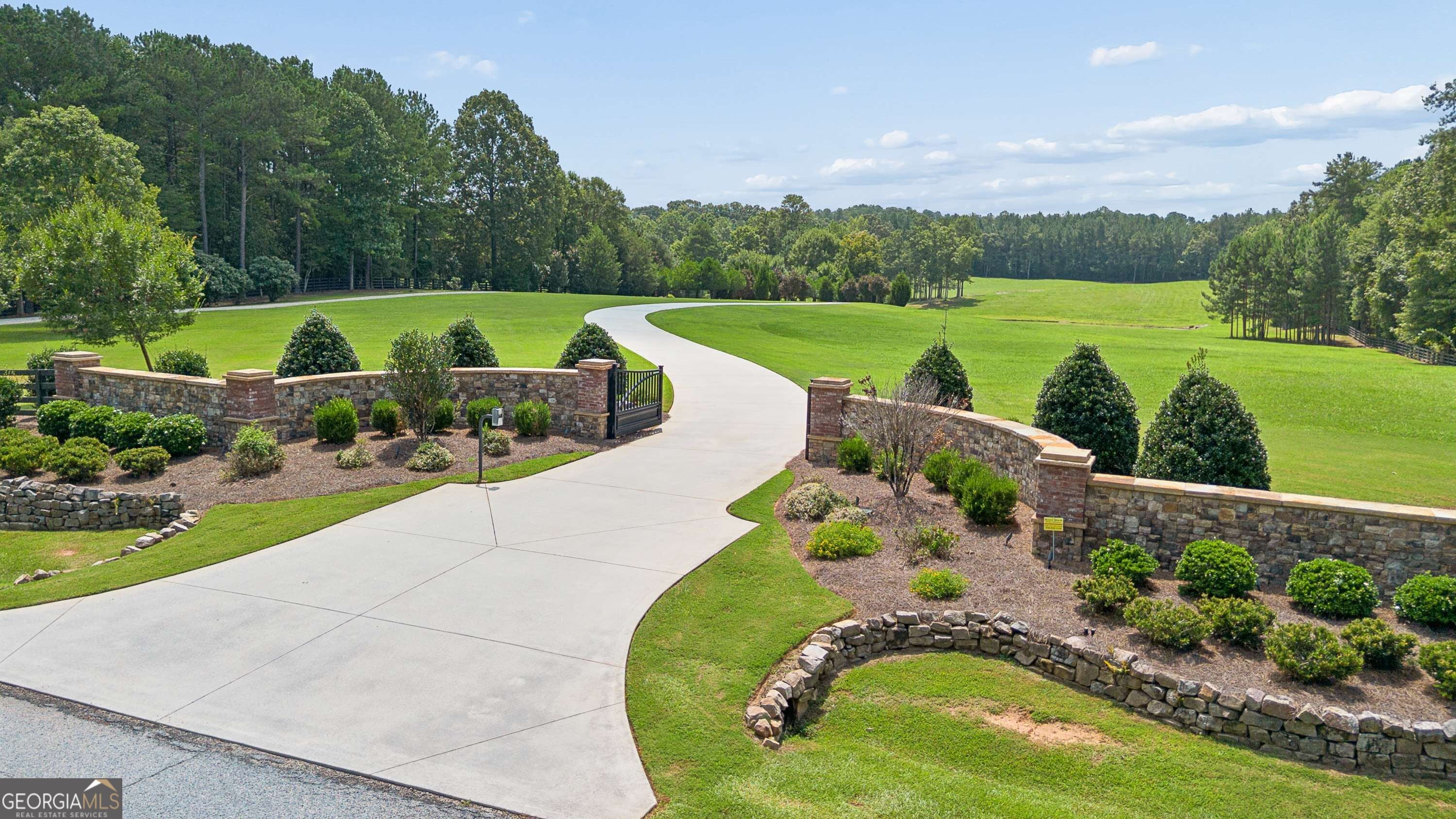 195 Green Meadow LN