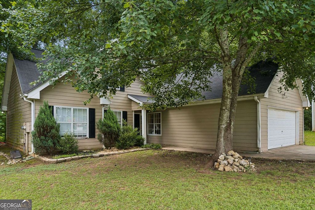 Photo of 20 Creekview Court, covington, GA 30016 (MLS # 10810400)