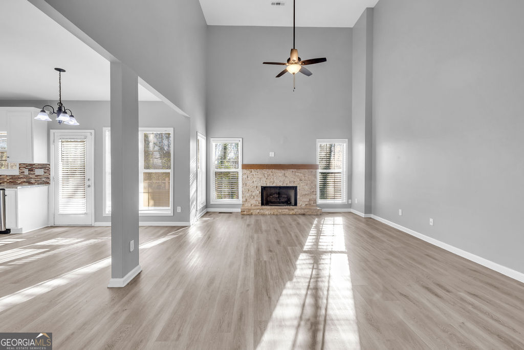 3203 Woodhaven CT SW