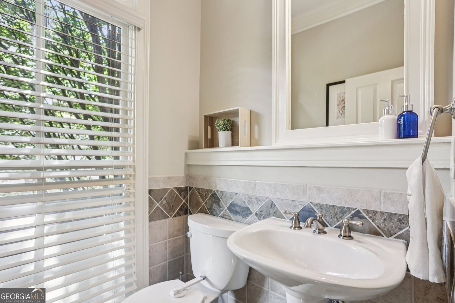 Atlanta, Georgia 30306, United States, 2 Bedrooms Bedrooms, ,3 BathroomsBathrooms,Residential,Active,172866