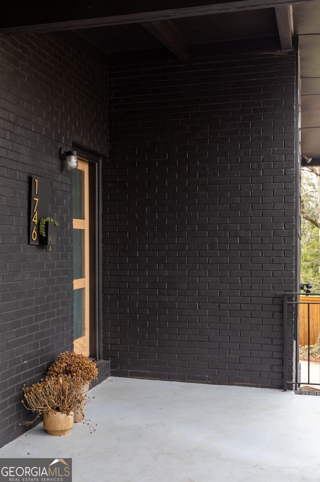 1746 E Clifton RD NE